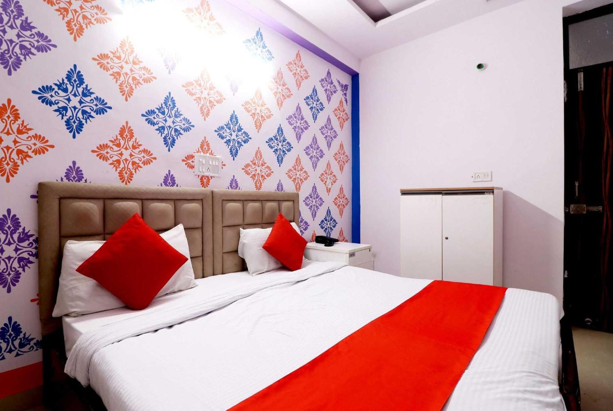 Hotel O Aaradhya Residency Нойда Екстер'єр фото