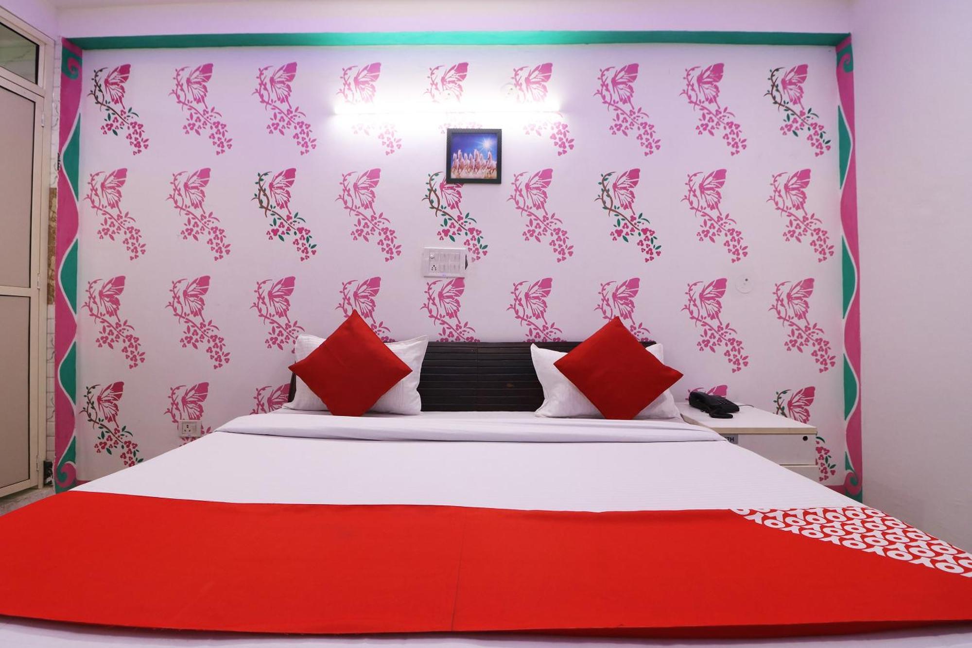 Hotel O Aaradhya Residency Нойда Екстер'єр фото