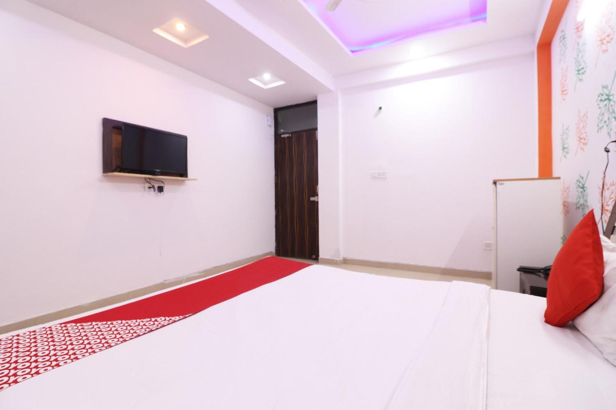 Hotel O Aaradhya Residency Нойда Екстер'єр фото