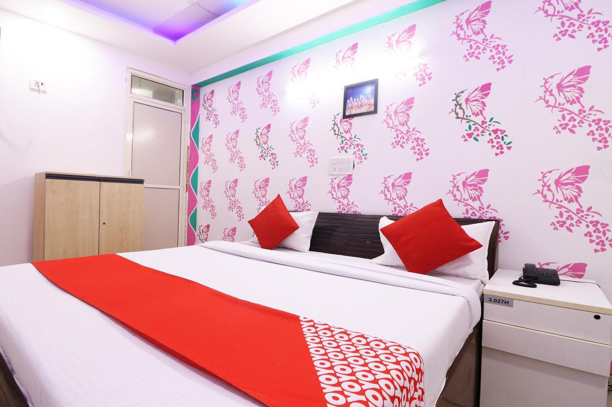Hotel O Aaradhya Residency Нойда Екстер'єр фото
