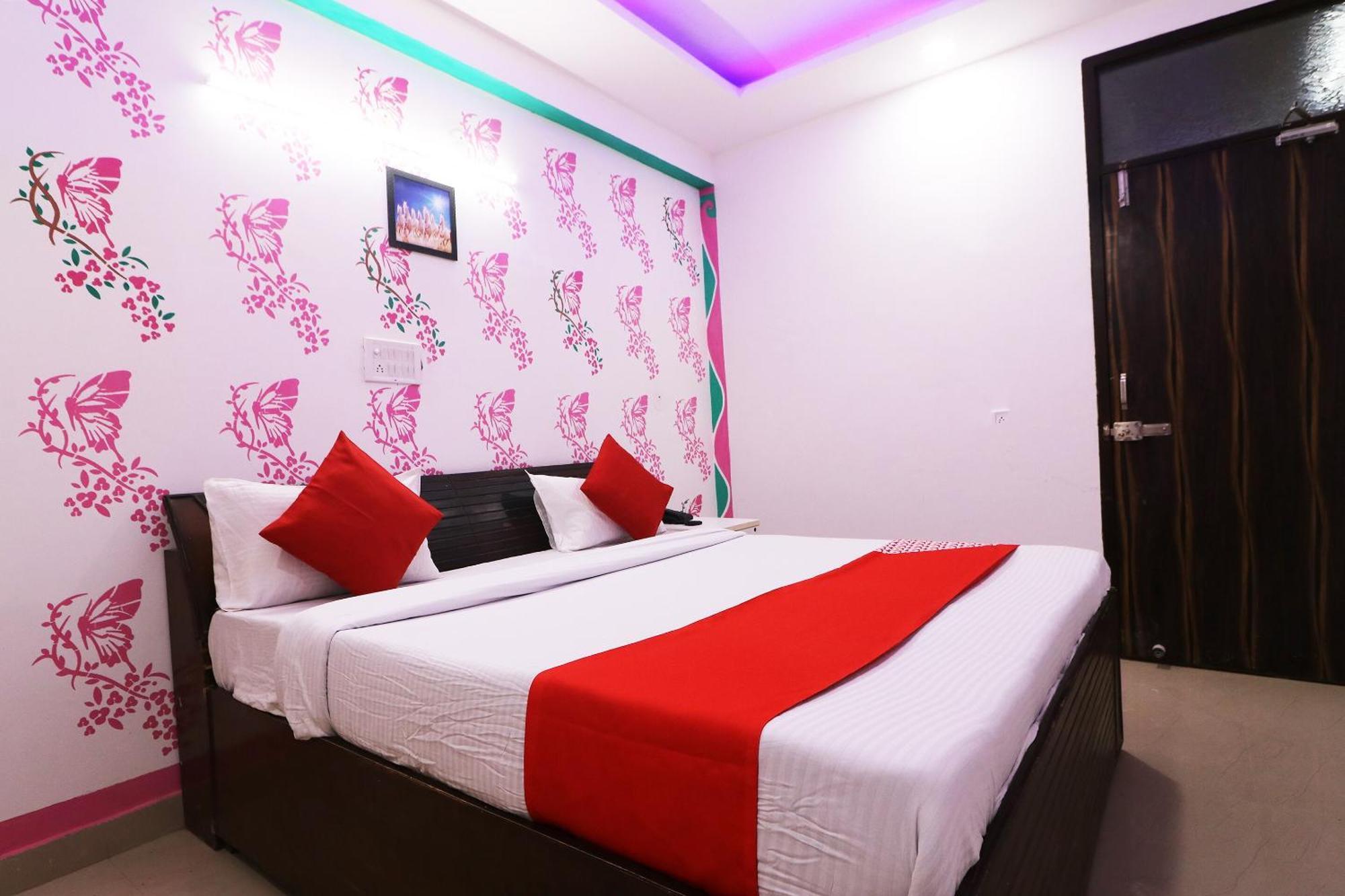 Hotel O Aaradhya Residency Нойда Екстер'єр фото