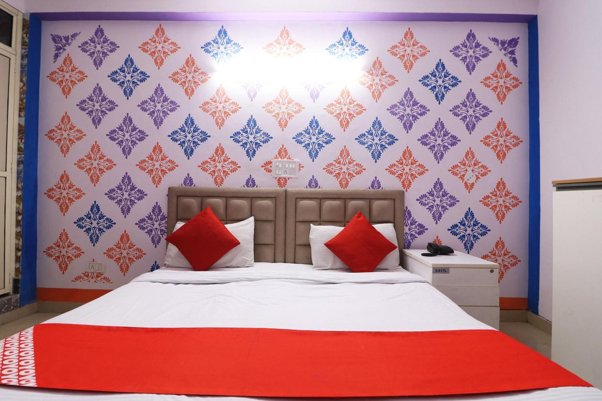 Hotel O Aaradhya Residency Нойда Екстер'єр фото