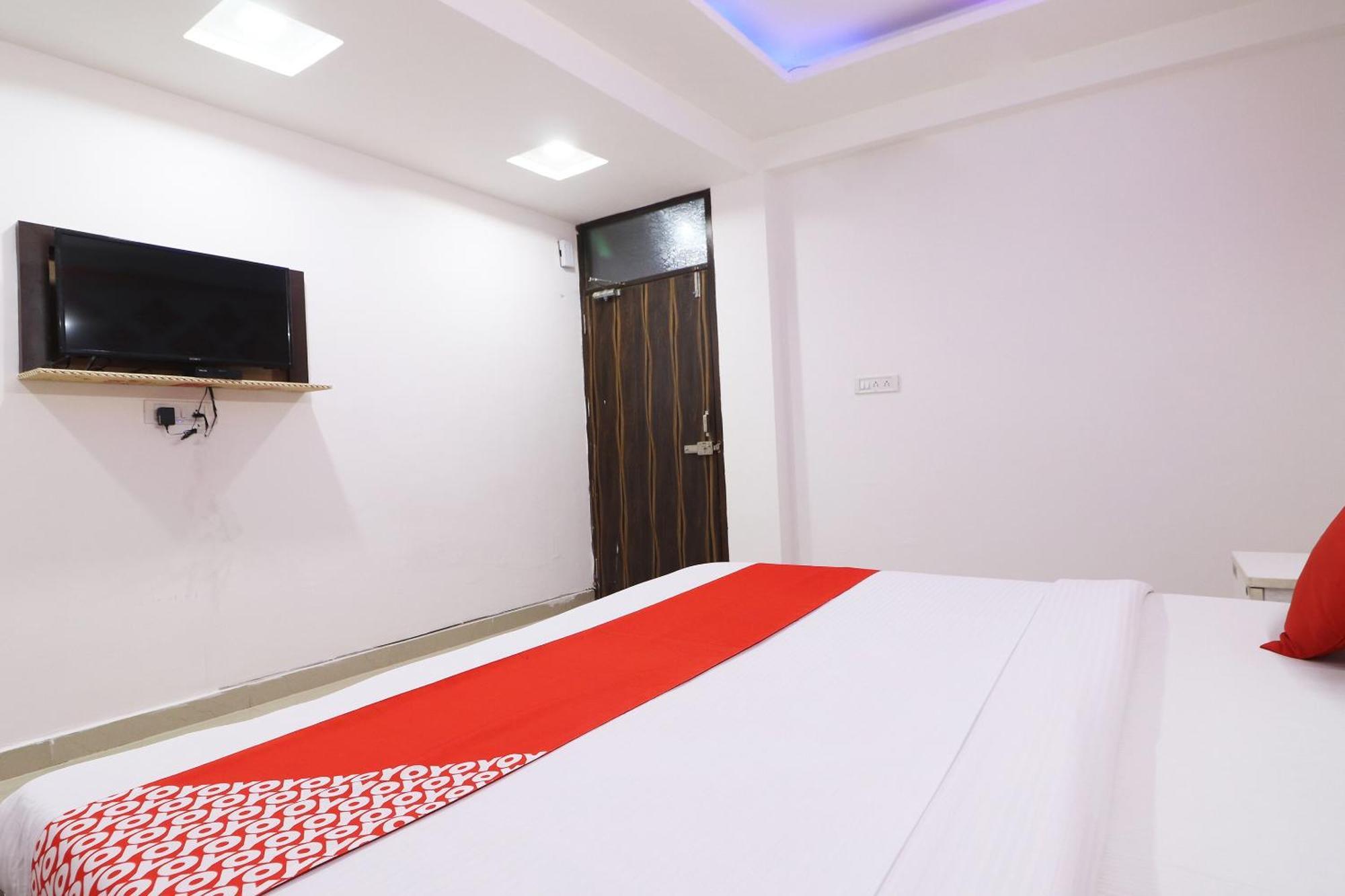 Hotel O Aaradhya Residency Нойда Екстер'єр фото
